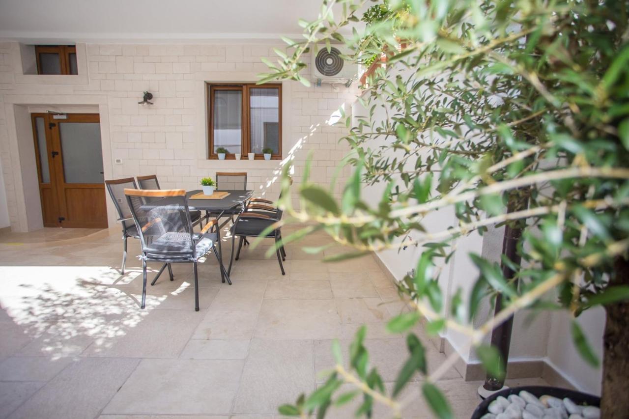 Holiday Home Camellia Poreč Kültér fotó