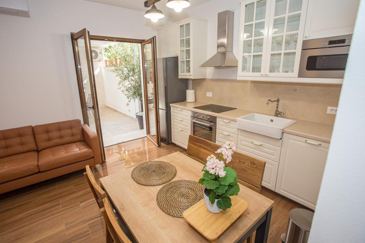Holiday Home Camellia Poreč Kültér fotó