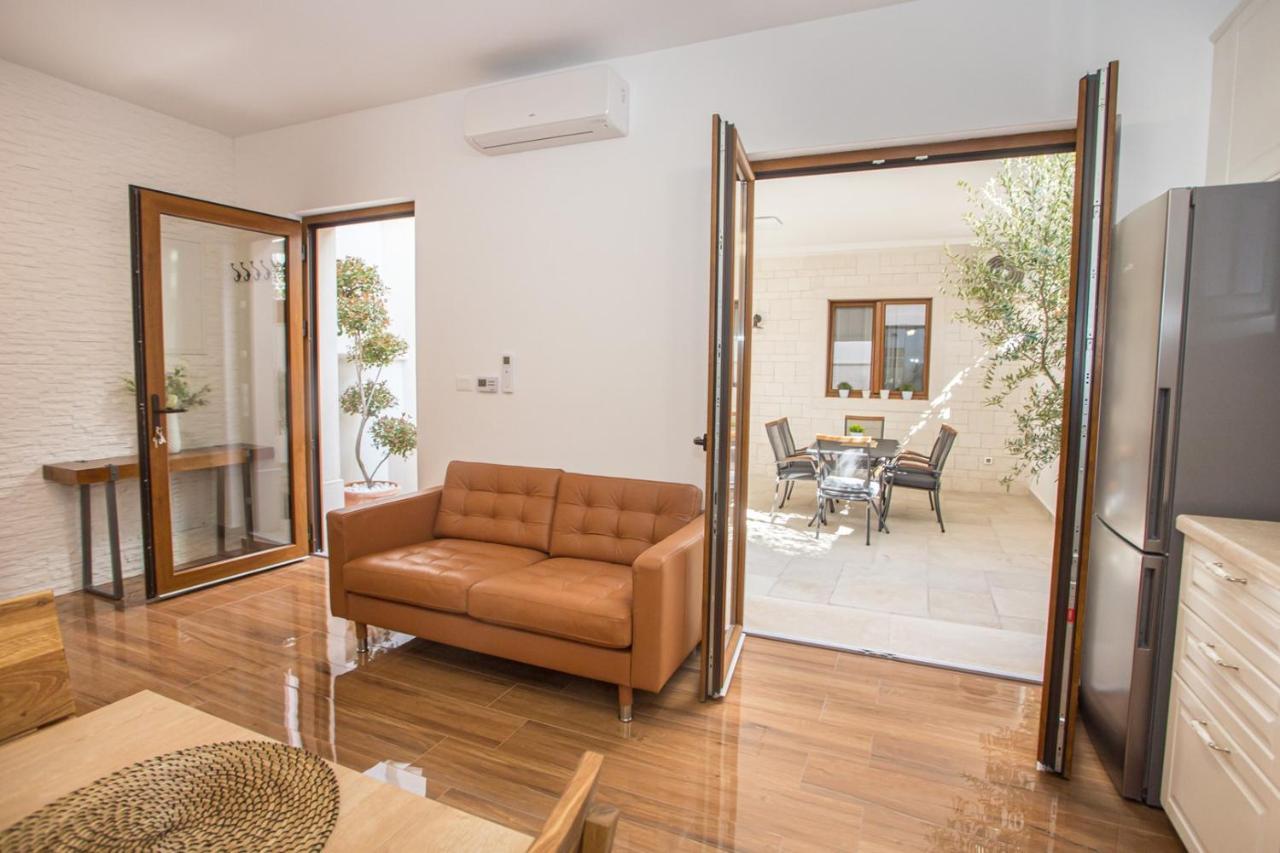 Holiday Home Camellia Poreč Kültér fotó