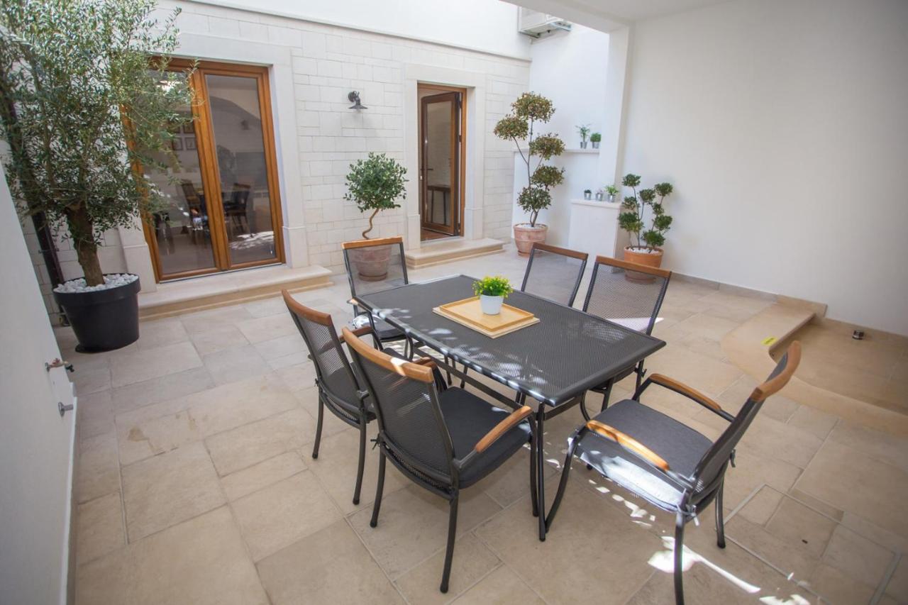 Holiday Home Camellia Poreč Kültér fotó